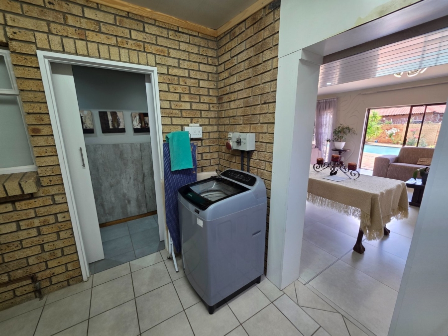 6 Bedroom Property for Sale in Dan Pienaar Free State